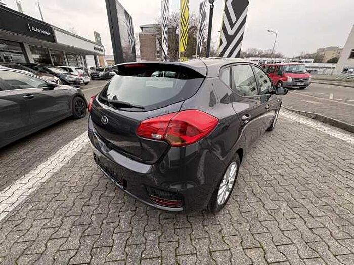Kia cee'd / Ceed 1.4 CVVT Edition 7