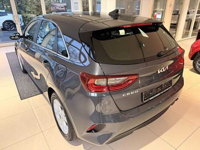 Kia cee'd / Ceed 1.5 T-GDI VIS KOMF+