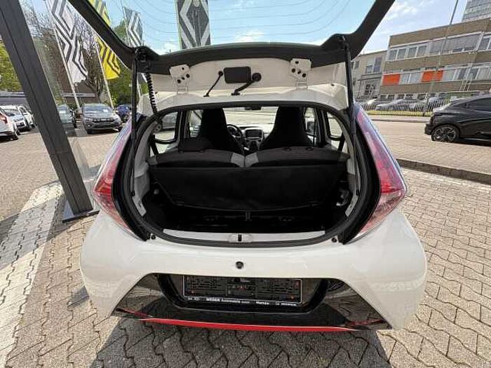 Toyota Aygo 1.0 x-play touch