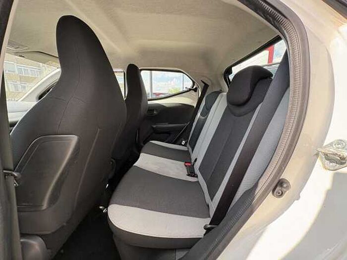 Toyota Aygo 1.0 x-play touch