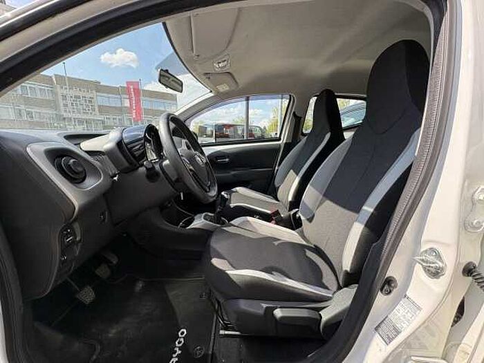 Toyota Aygo 1.0 x-play touch