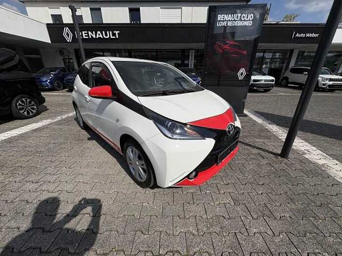 Toyota Aygo 1.0 x-play touch