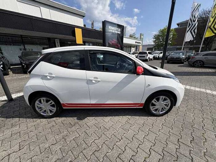 Toyota Aygo 1.0 x-play touch