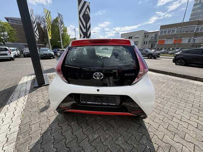 Toyota Aygo 1.0 x-play touch