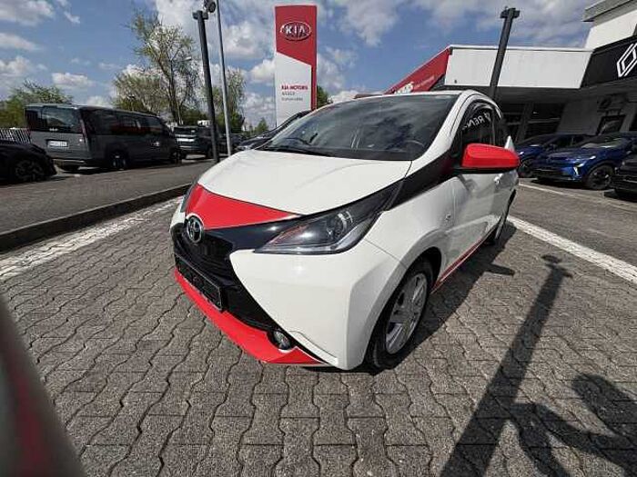 Toyota Aygo 1.0 x-play touch