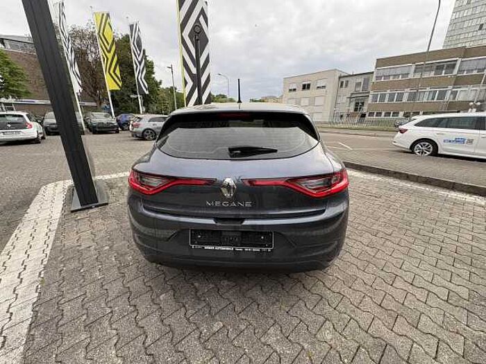 Renault Megane IV 1.2 TCe 100 Energy Experience