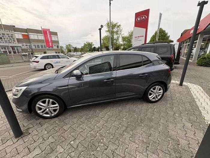 Renault Megane IV 1.2 TCe 100 Energy Experience