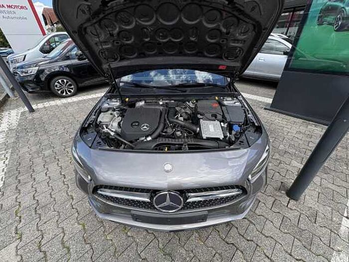 Mercedes-Benz A 200 AMG Line