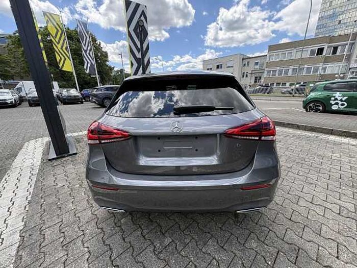 Mercedes-Benz A 200 AMG Line