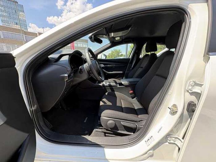 Mazda 3 2,5-Liter e-Skyactiv G 140 Centre-Line