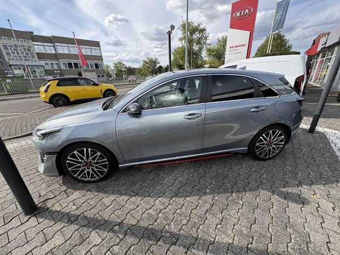 Kia cee'd / Ceed 1.6T-GDI GT