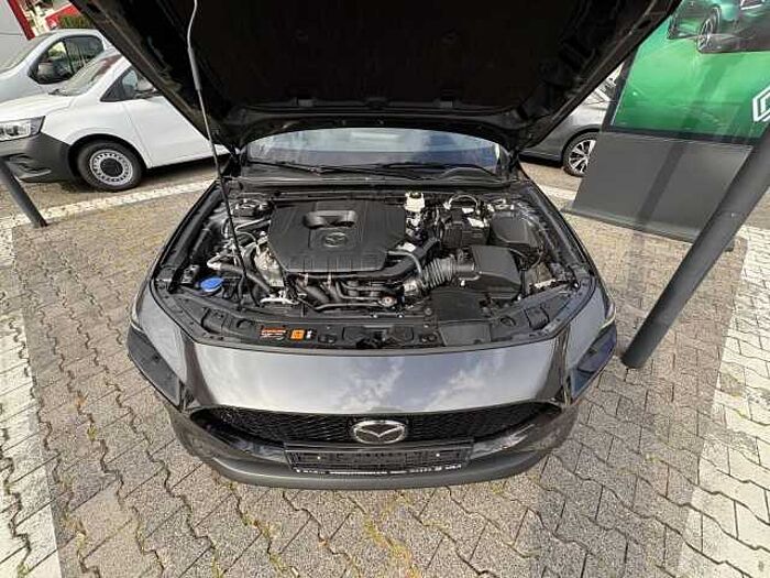 Mazda 3 2,5-Liter e-Skyactiv G 140 Centre-Line