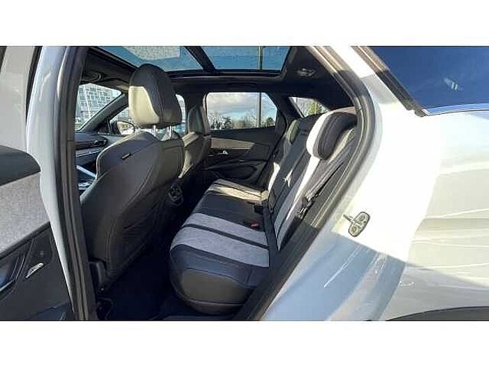 Peugeot 3008 Hybrid4 300 GT 1.6 Plug-In EU6d- Allrad Hybrid4 300 GT 1.6 Plug-In EU6d- Allrad
